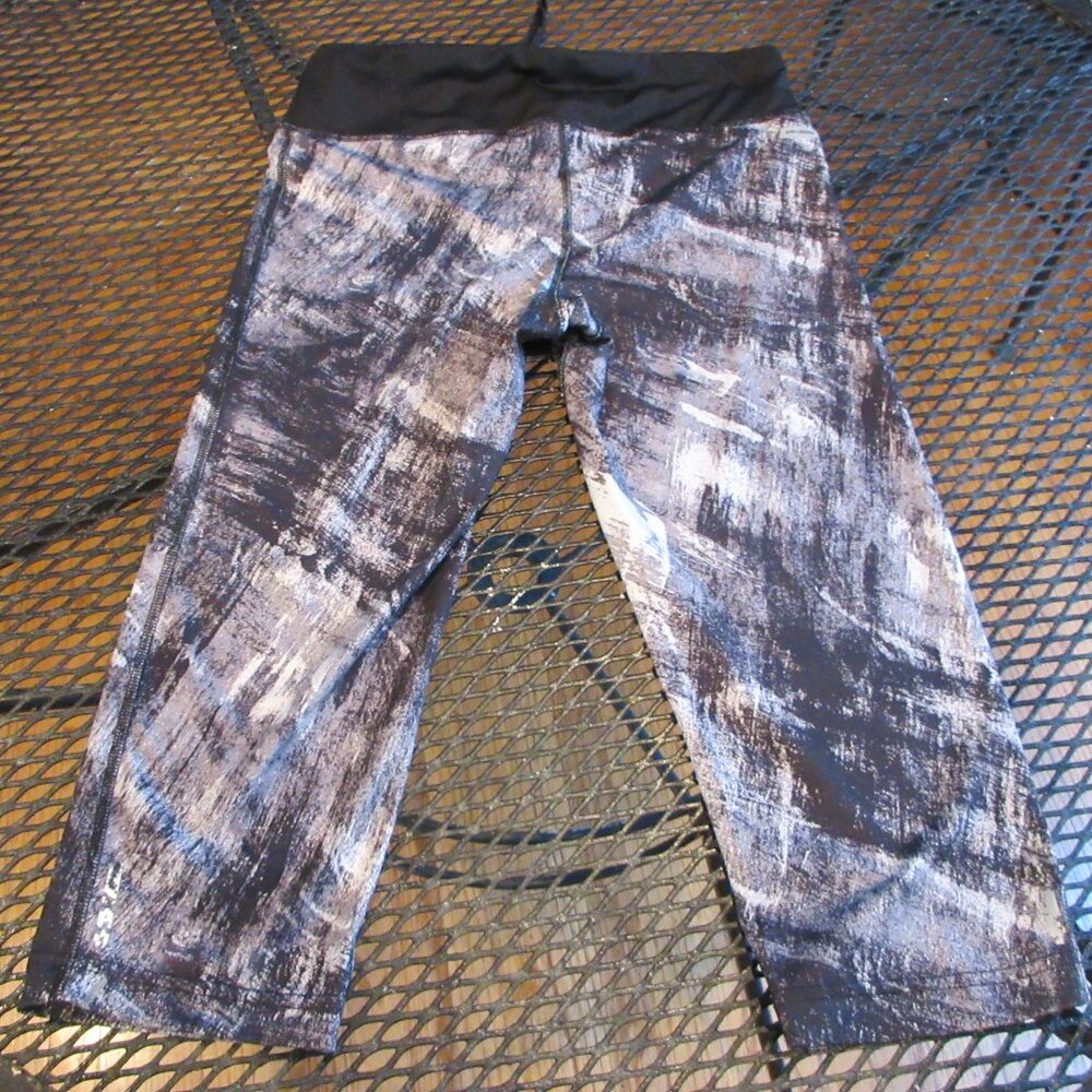 Danskin Fitted Workout short pants, Size S